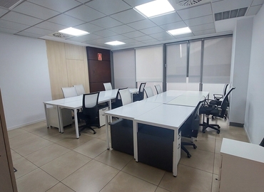 Explore oficinas de coworking en Sevilla 50 m², Calle Charles Darwin S/N - 5 | MatchOffice.es