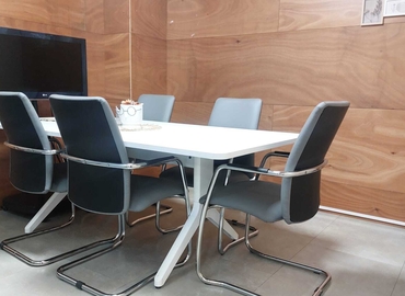 Alquile sala de reuniones en Sevilla , Calle Charles Darwin S/N - 4 | MatchOffice