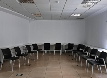 Reserve sala de juntas en Sevilla , Calle Charles Darwin S/N - 3 | MatchOffice