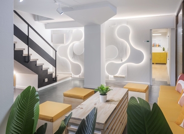 Explore oficinas de coworking en Eixample 10 m², Carrer de Floridablanca 68 - 3 | MatchOffice.es