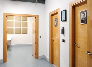 Alquile oficinas compartidas en Madrid Ciudad Lineal 10 m², Travesía de Jose Arcones Gil 3 - 7 | MatchOffice