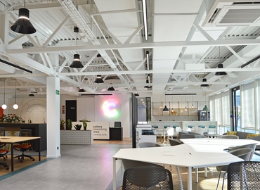Explore oficinas compartidas en San Fernando de Henares 1000 m², Avenida de Castilla 2 - 2 | MatchOffice