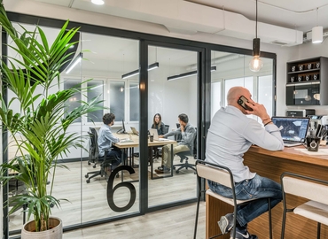 Oficina disponible para alquilar en Madrid Chamberi 500 m², Calle de Caracas 6 - 1 | MatchOffice