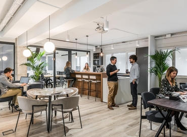 Despacho en alquiler en Madrid Chamberi 500 m², Calle de Caracas 6 - 0 | MatchOffice