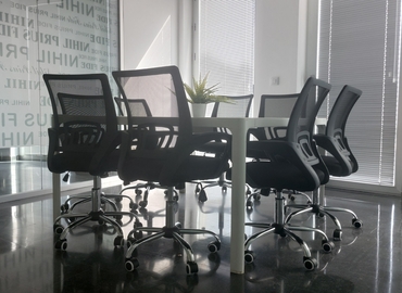 Observe oficinas compartidas en Sevilla 20 m², Plaza de las Naciones 10 - 3 | MatchOffice
