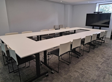 Centros de negocio disponible para alquilar en Sevilla 2500 m², Avenida San Francisco Javier - 6 | MatchOffice
