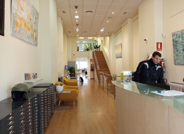 Explore oficinas compartidas en Madrid Centro 90 m², Calle Lagasca 95 - 0 | MatchOffice