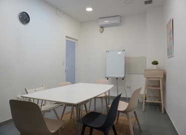 Reserve sala de juntas en Málaga , Carril de la Cordobesa - 2 | MatchOffice