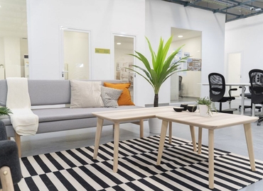 Alquile oficinas de coworking en Málaga 1600 m², Carril de la Cordobesa - 5 | MatchOffice.es