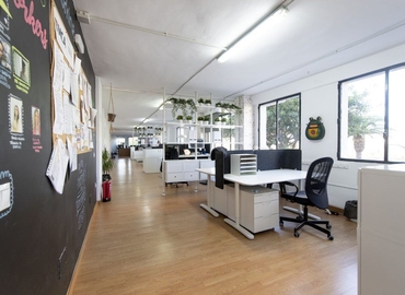 Explore oficinas compartidas en Málaga 1600 m², Carril de la Cordobesa - 11 | MatchOffice.es