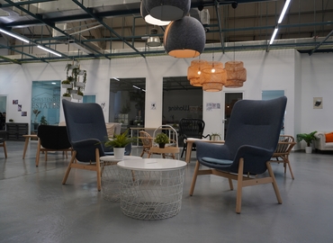 Alquile oficinas de coworking en Málaga 1600 m², Carril de la Cordobesa - 12 | MatchOffice