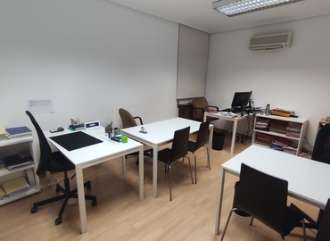 Observe oficinas compartidas en Madrid Centro 40 m², Calle del Poeta Joan Maragall 60 - 2º planta - 5 | MatchOffice.es