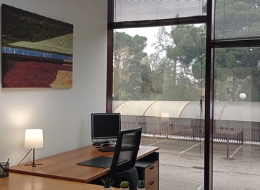 Alquile oficinas de coworking en Pozuelo de Alarcón 60 m², Calle Gobelas 17 - 4 | MatchOffice