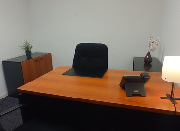 Explore oficinas compartidas en Pozuelo de Alarcón 60 m², Calle Gobelas 17 - 6 | MatchOffice