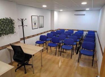 Parque empresarial disponible para alquilar en Sevilla 50 m², Plaza Aviador Ruiz de Alda 11 - 18 | MatchOffice.es