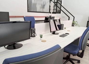 Observe oficinas de coworking en Granada 200 m², Calle Pintor Murillo 1 - 2 | MatchOffice