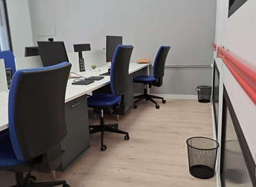Explore oficinas de coworking en Granada 200 m², Calle Pintor Murillo 1 - 1 | MatchOffice.es