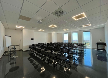 Alquile oficinas compartidas en Sevilla 20 m², Plaza de las Naciones 10 - 5 | MatchOffice