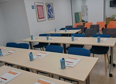 Elija sala de reuniones en Madrid Centro , Calle Juan Bravo 3A - 5 | MatchOffice