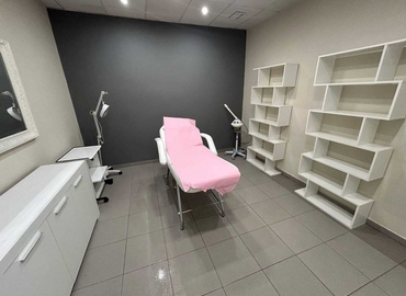 Oficina comercial disponible para alquilar en Granada 16 m², Avenida de América 53 - 1 | MatchOffice.es