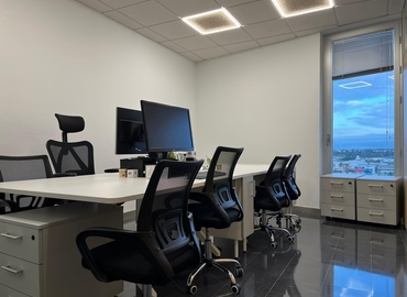Alquile oficinas compartidas en Sevilla 20 m², Plaza de las Naciones 10 - 1 | MatchOffice
