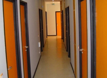 Centros de oficinas en alquiler en Burgos 42 m², C/ Juan de Ayolas 49 - 5 | MatchOffice.es