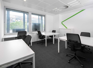 Observe oficinas compartidas en Madrid Chamartín 10 m², Paseo de la Castellana - 6 | MatchOffice.es