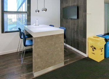 Alquile oficinas de coworking en Madrid Ciudad Lineal 10 m², Calle de Martinez Villergas - 6 | MatchOffice