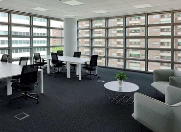 Alquile oficinas de coworking en Zaragoza 10 m², Avenida Juan Pablo II 35 - 3 | MatchOffice.es