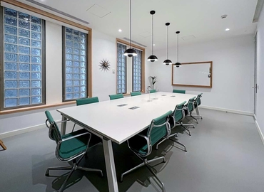 Explore oficinas de coworking en Madrid Centro 10 m², Paseo de Recoletos - 8 | MatchOffice