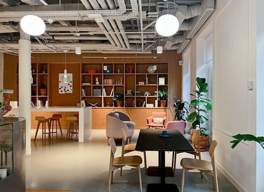 Explore coworking en Madrid Centro 10 m², Paseo de Recoletos - 9 | MatchOffice