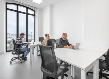 Business center Marqués de San Esteban, 2 33206 Gijon