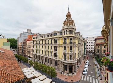 Explore coworking en Oviedo 10 m², Calle San Francisco 2 - Bajo - 0 | MatchOffice