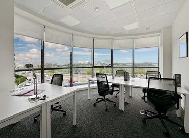 Explore oficinas compartidas en Madrid Hortaleza 10 m², Calle Isabel Colbrand 6 -8 - 6 | MatchOffice.es