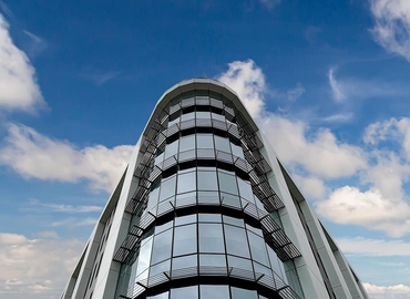 Explore oficinas compartidas en Madrid Hortaleza 10 m², Calle Isabel Colbrand 6 -8 - 10 | MatchOffice