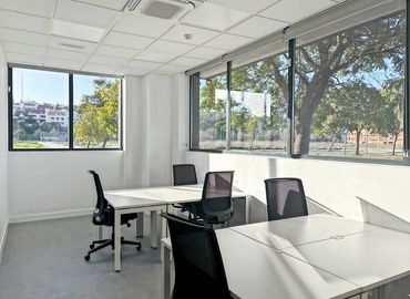 Centros de negocio disponible para alquilar en Sevilla 10 m², Calle Almutamid 6 - 3 | MatchOffice.es