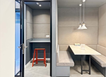 Business center disponible para alquilar en Sevilla 10 m², Calle Almutamid 6 - 11 | MatchOffice.es