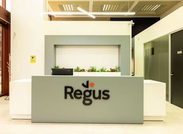 Explore oficinas de coworking en Madrid Ciudad Lineal 10 m², Calle de Juan Ignacio Luca de Tena - 1 | MatchOffice