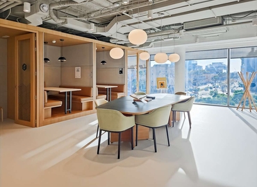 Explore oficinas compartidas en Ciutat Vella 10 m², Pg. de la Zona Franca - 10 | MatchOffice