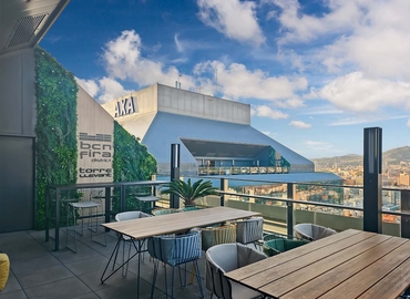 Alquile oficinas compartidas en Ciutat Vella 10 m², Pg. de la Zona Franca - 12 | MatchOffice.es