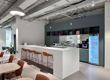 Alquile sala de juntas en Madrid Hortaleza , Calle de Isabel Colbrand 6 -8 - 6 | MatchOffice.es