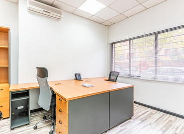 Alquile oficinas de coworking en Madrid Centro 44 m², Calle López de Aranda 35 - 4 | MatchOffice.es