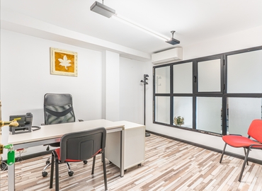 Alquile coworking en Madrid Centro 44 m², Calle López de Aranda 35 - 3 | MatchOffice