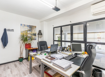 Alquile oficinas de coworking en Madrid Centro 44 m², Calle López de Aranda 35 - 16 | MatchOffice