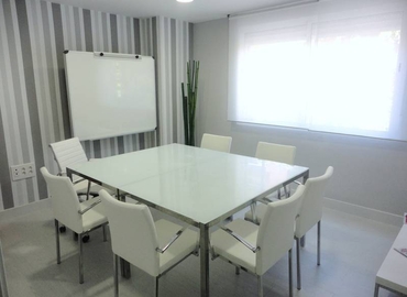 Parque empresarial en alquiler en Cáceres 150 m², Av. Virgen de la Montaña 1 -local 2 - 1 | MatchOffice.es