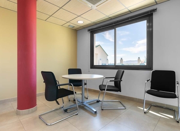10 m² Serviced office in Malaga, Plaza de la Solidaridad 12 (29006) - 2 | MatchOffice.com