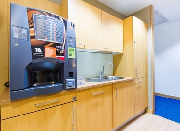 Centros de oficinas disponible para alquilar en Madrid Centro 70 m², Ribera del Loira 46 - 15 | MatchOffice.es