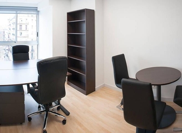 20 m² Business center place up for rent in Barcelona, Plaça de la Universitat 3 (08007) - 1 | MatchOffice