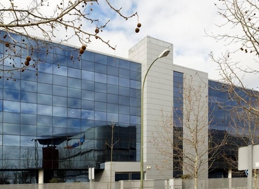 Centros de oficinas disponible para alquilar en Madrid Centro 678 m², Calle Bahía de Pollensa 5 - 0 | MatchOffice.es