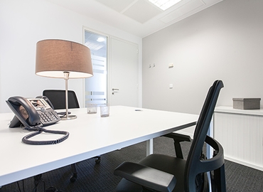 Micentro de negocio disponible para alquilar en Madrid Centro 70 m², Calle Leganitos 47 - 4 | MatchOffice